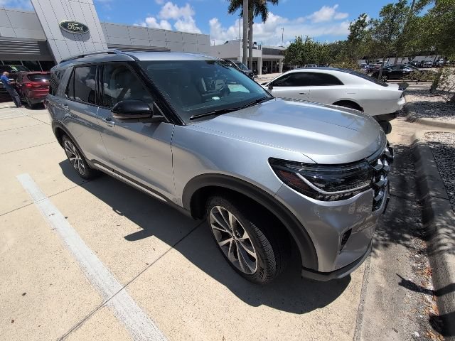 Certified 2025 Ford Explorer Platinum w/ Ultimate Package AWD/4WD image 3