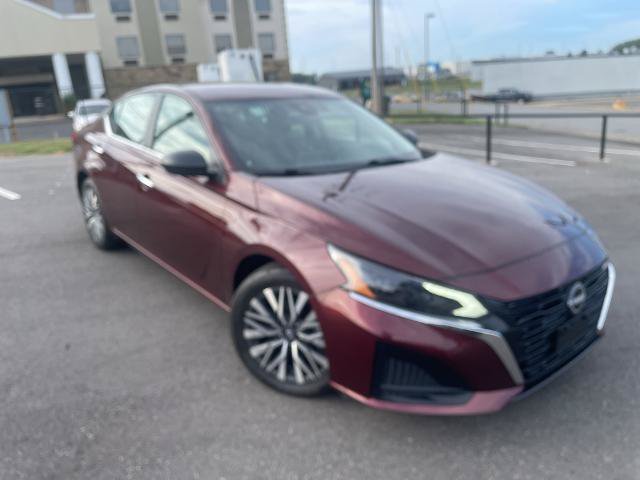 Used 2025 Nissan Altima 2.5 SV FWD image 6