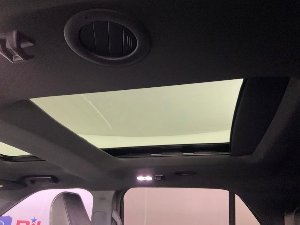 Certified 2018 Ford Explorer Platinum image 22