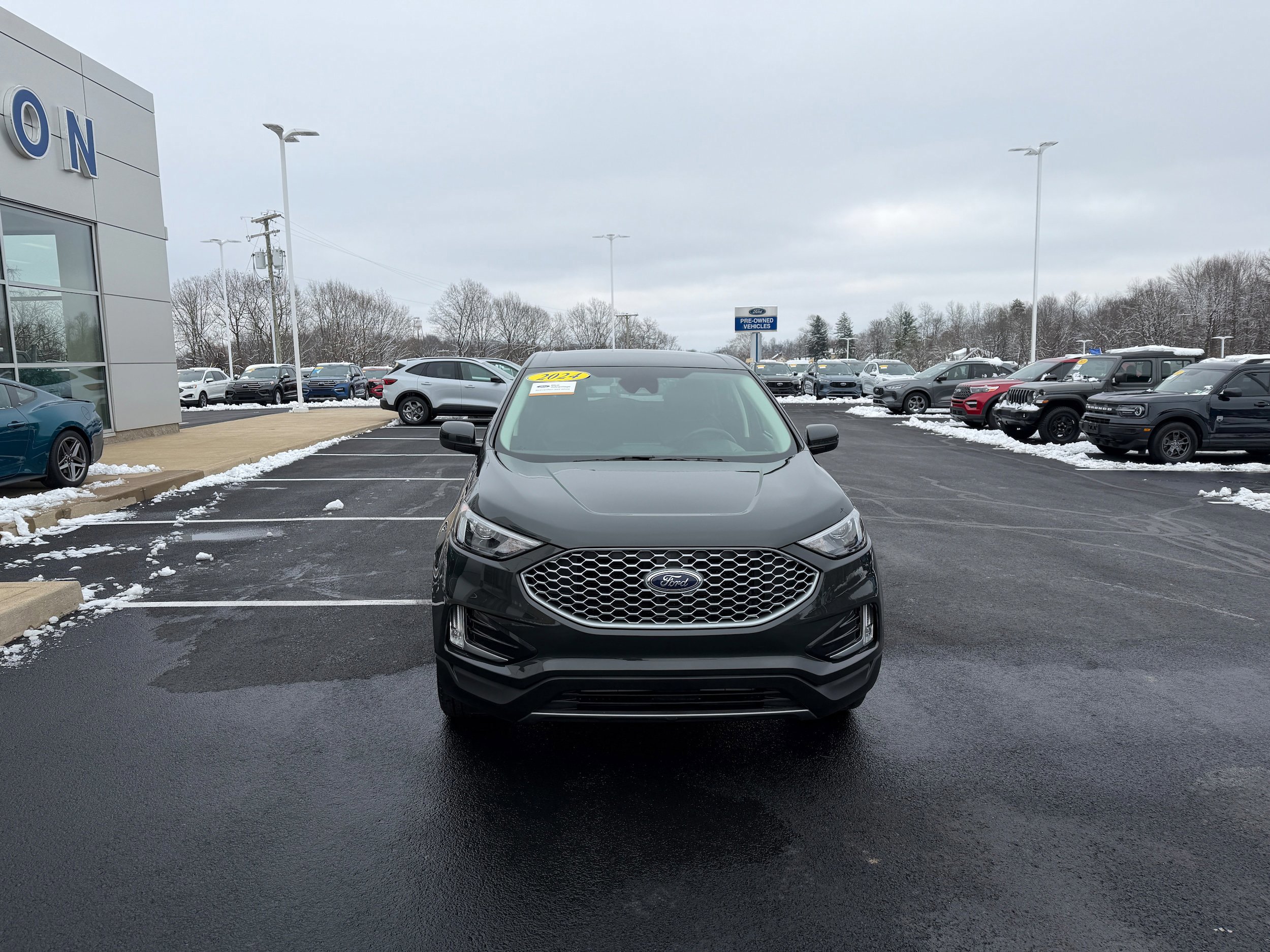 Certified 2024 Ford Edge SEL w/ Convenience Package AWD/4WD image 9
