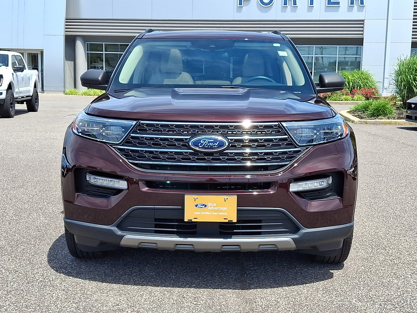 Certified 2023 Ford Explorer XLT w/ Equipment Group 202A AWD/4WD image 3