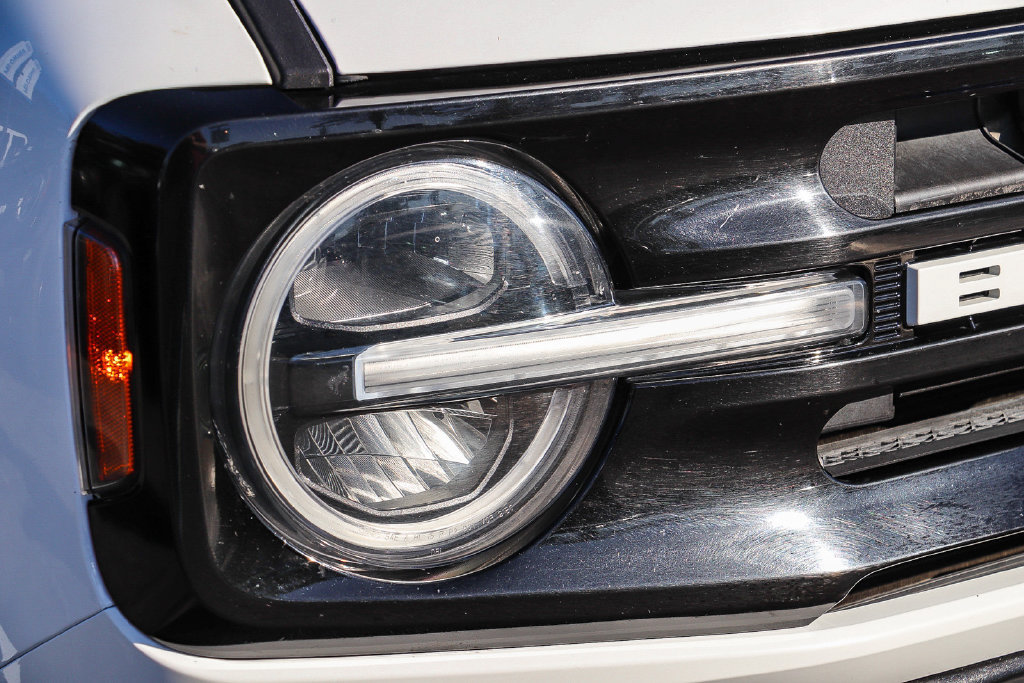 Certified 2025 Ford Bronco Outer Banks AWD/4WD image 5