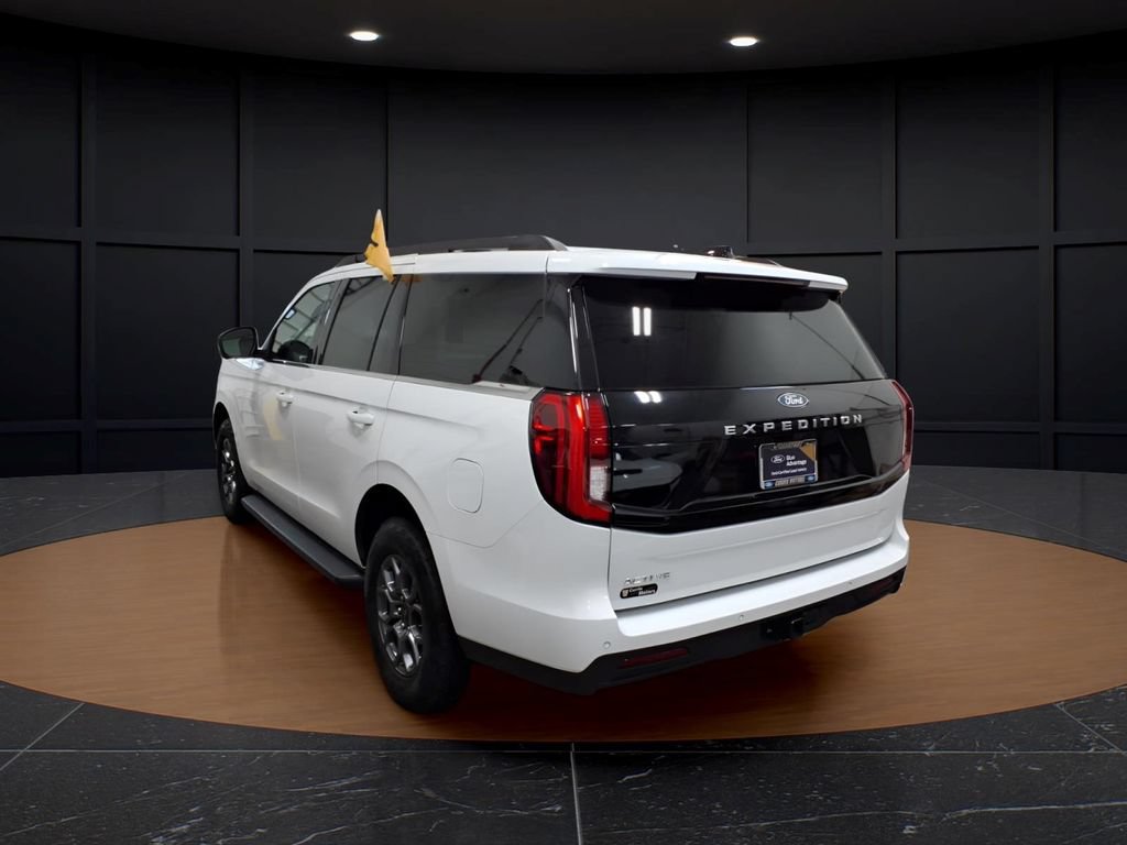 Certified 2025 Ford Expedition Active AWD/4WD image 4