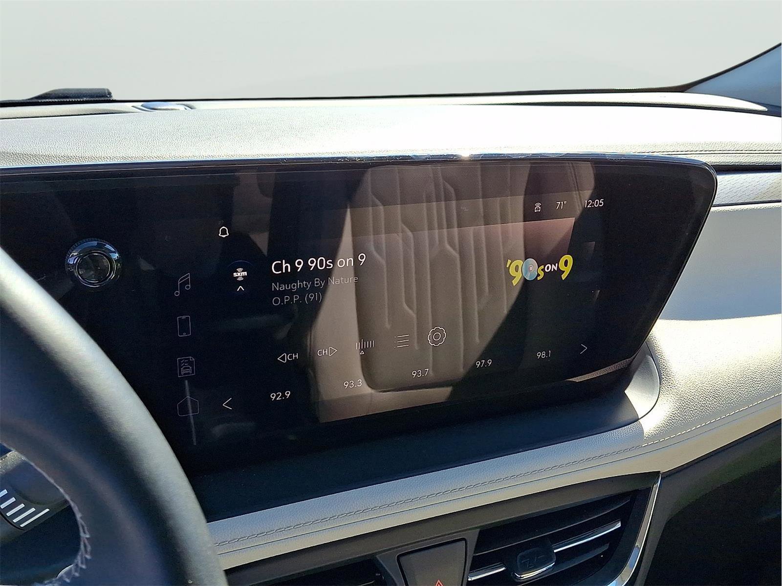 Used 2024 Buick Encore GX Avenir w/ Avenir Technology Package AWD/4WD image 17