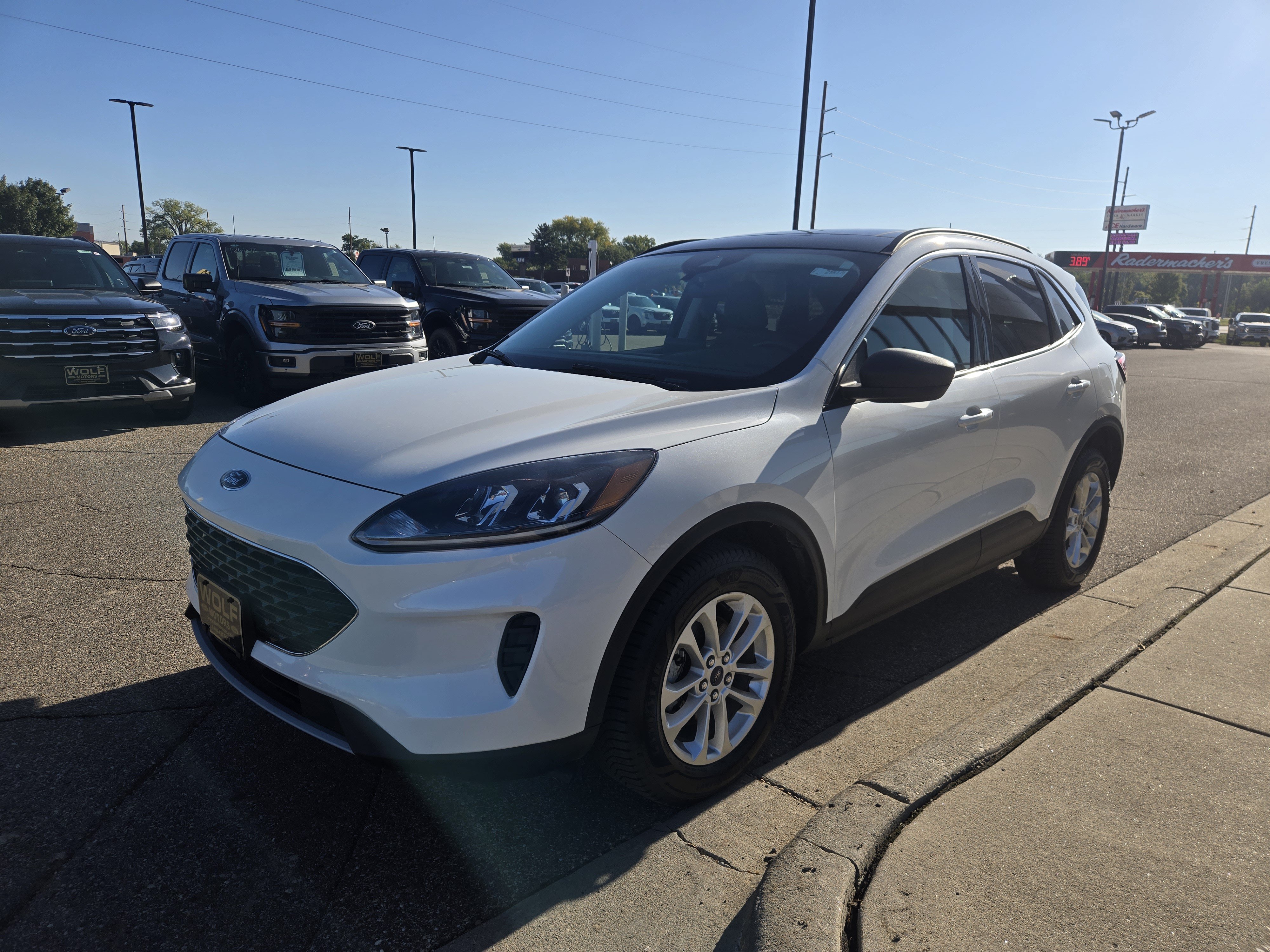 Certified 2022 Ford Escape SE w/ Convenience Package AWD/4WD image 3