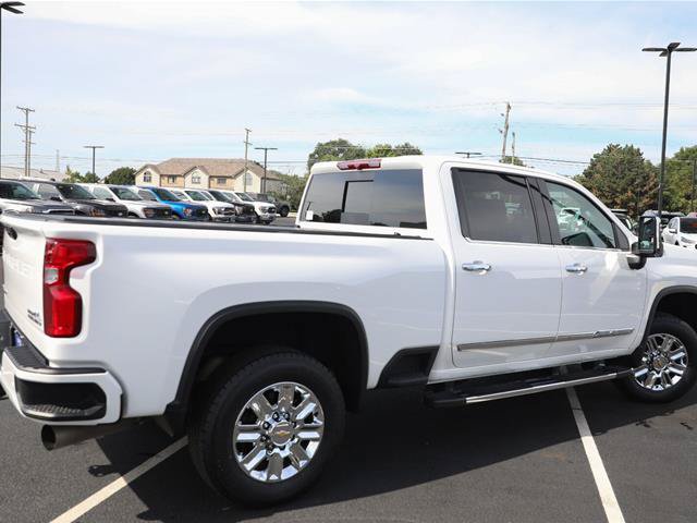 Used 2024 Chevrolet Silverado 2500 High Country w/ Z71 Off-Road Package AWD/4WD image 11