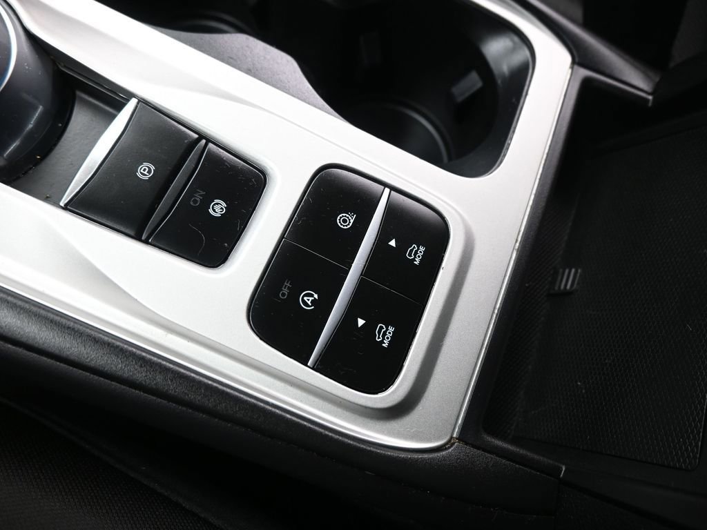 Certified 2023 Ford Explorer XLT image 17