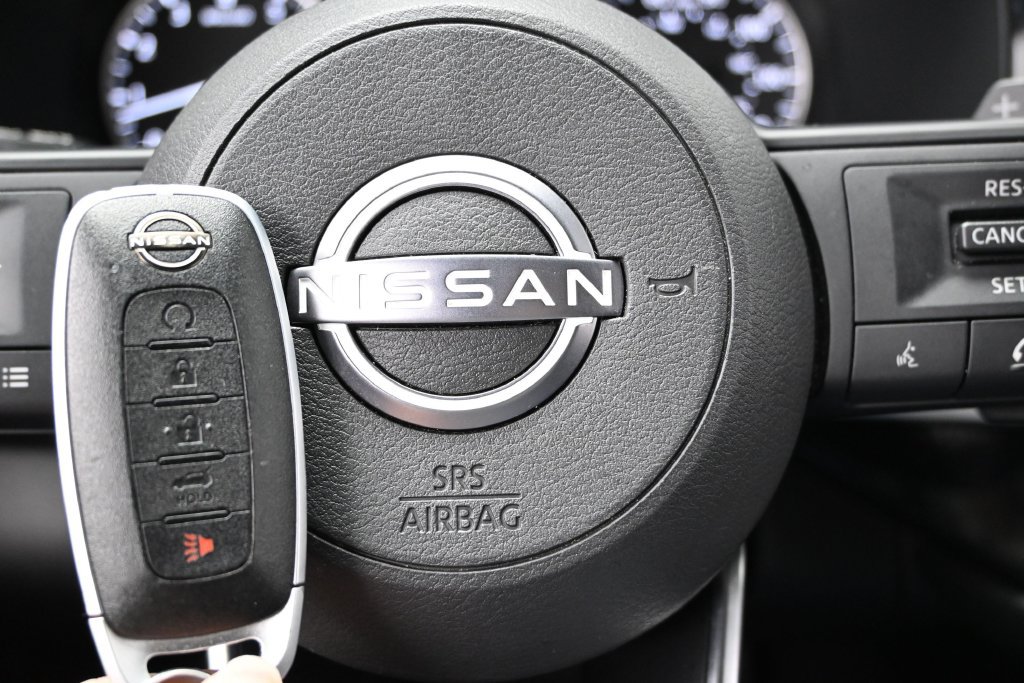 Used 2025 Nissan Pathfinder SV AWD/4WD image 34