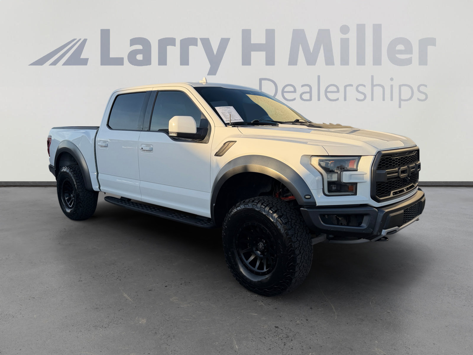 Certified 2019 Ford F150 Raptor w/ Equipment Group 802A Luxury AWD/4WD image 7