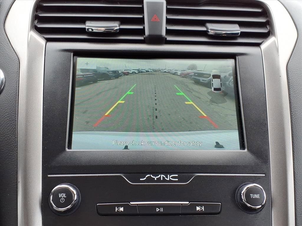 Certified 2020 Ford Fusion SE image 16