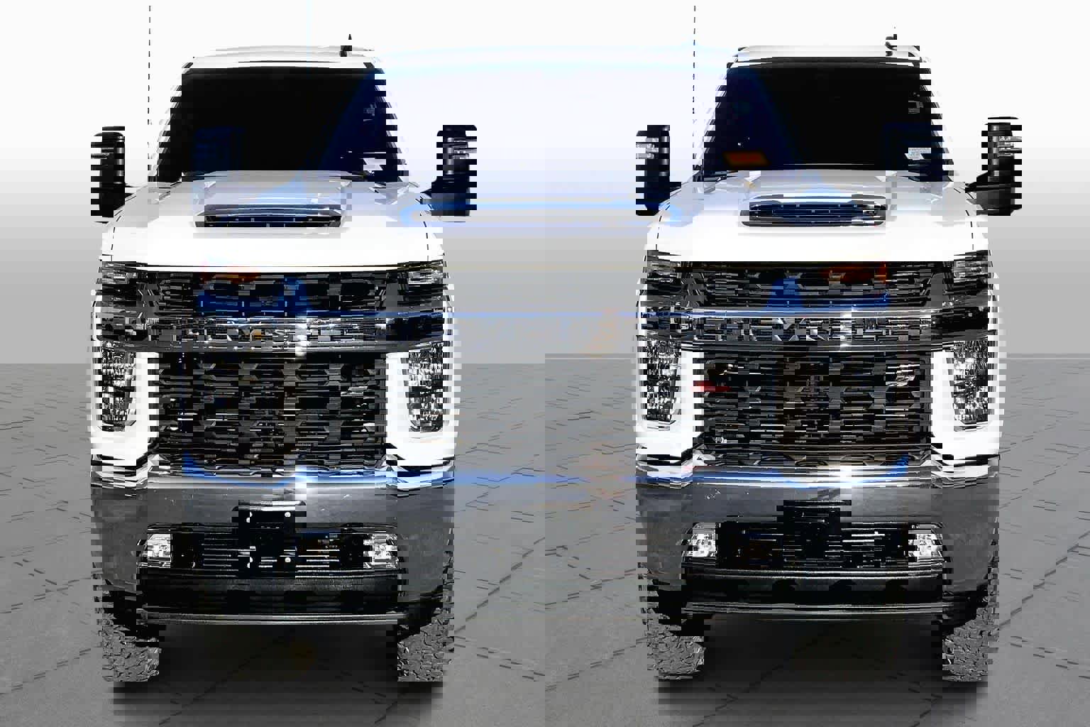 Used 2021 Chevrolet Silverado 2500 LT w/ Convenience Package image 4