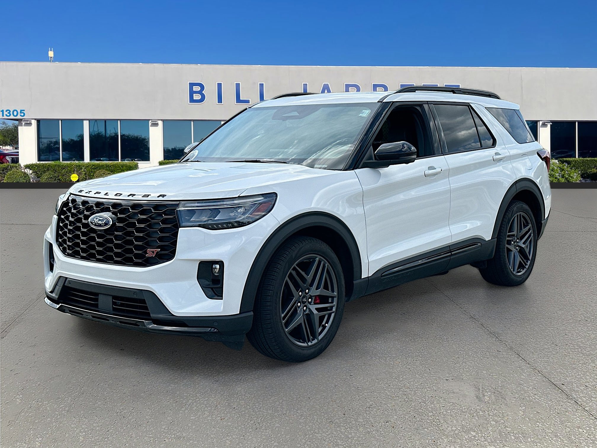 Certified 2025 Ford Explorer ST AWD/4WD image 3