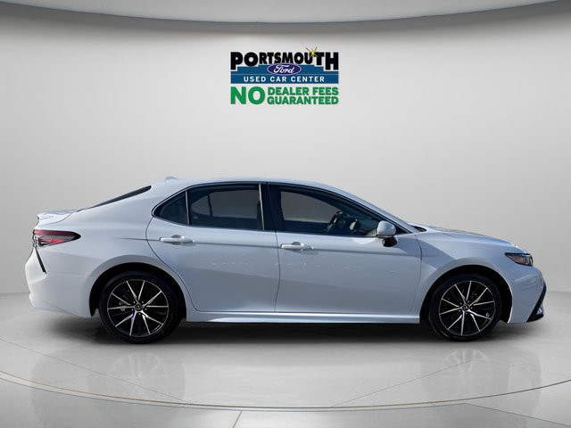 Used 2023 Toyota Camry SE FWD image 5