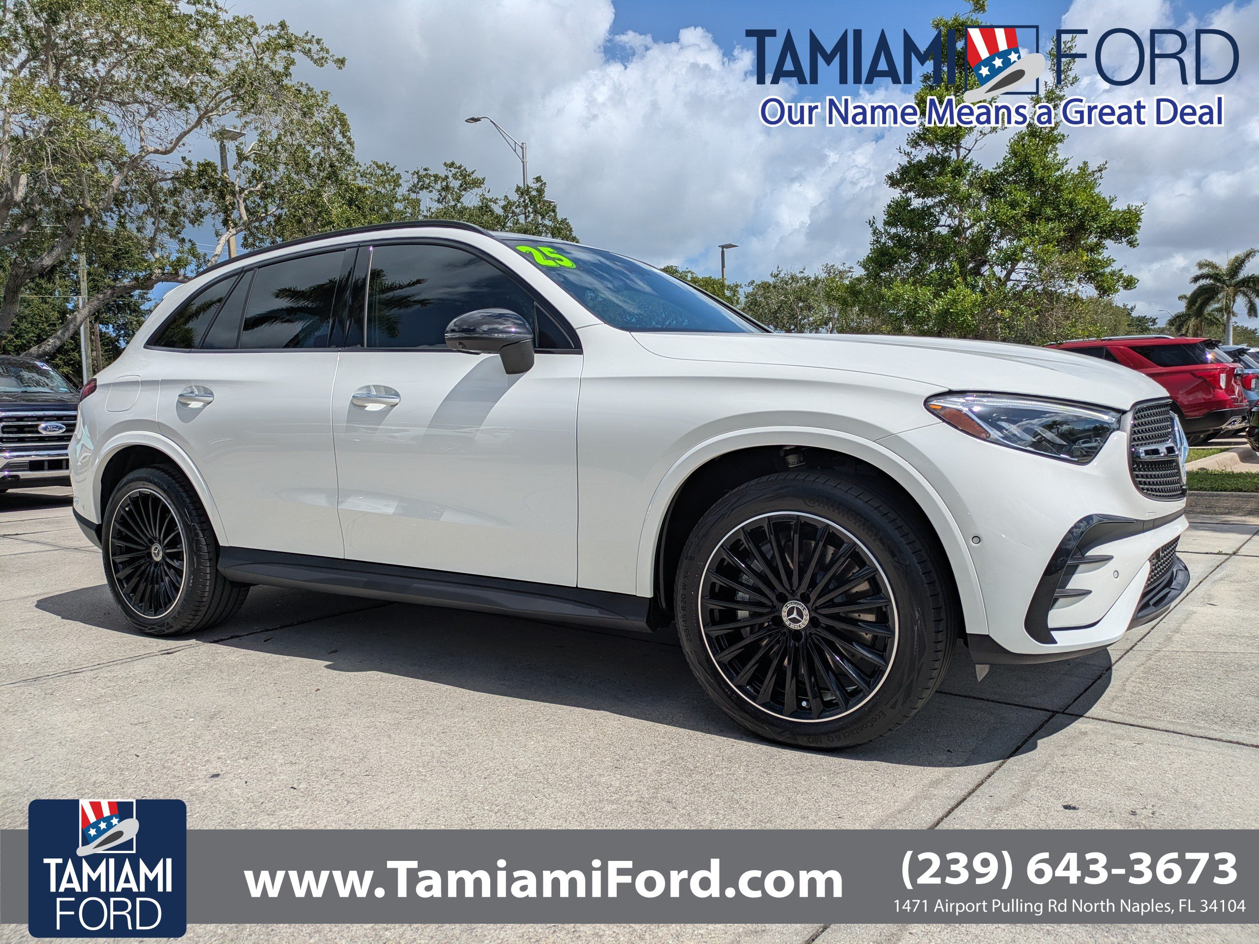 Used 2025 Mercedes-Benz GLC 300 4MATIC image 1