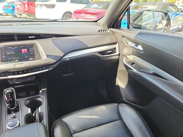 Used 2023 Cadillac XT4 Premium Luxury AWD/4WD image 22
