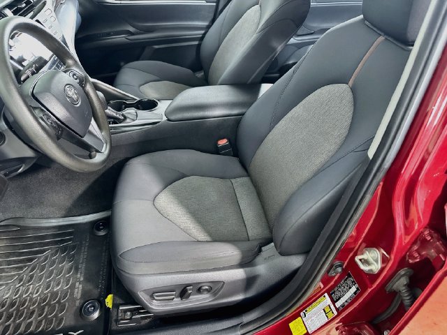 Used 2020 Toyota Camry LE FWD image 19