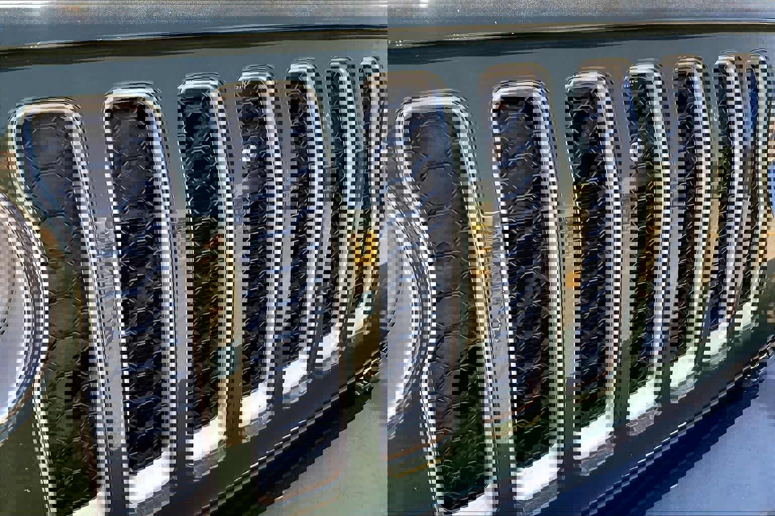 Used 2023 Jeep Gladiator Overland image 28