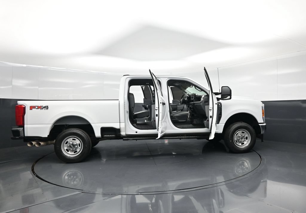 Certified 2023 Ford F250 XL w/ FX4 Off-Road Package AWD/4WD image 5