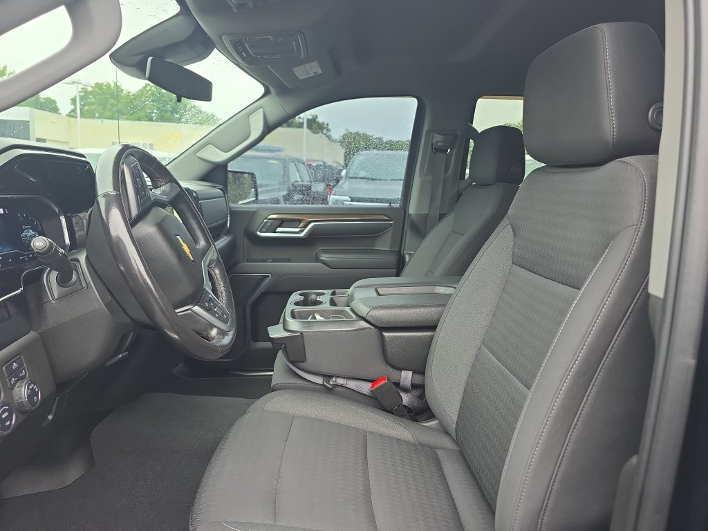 Used 2022 Chevrolet Silverado 1500 LT w/ Z71 Off-Road Package AWD/4WD image 23