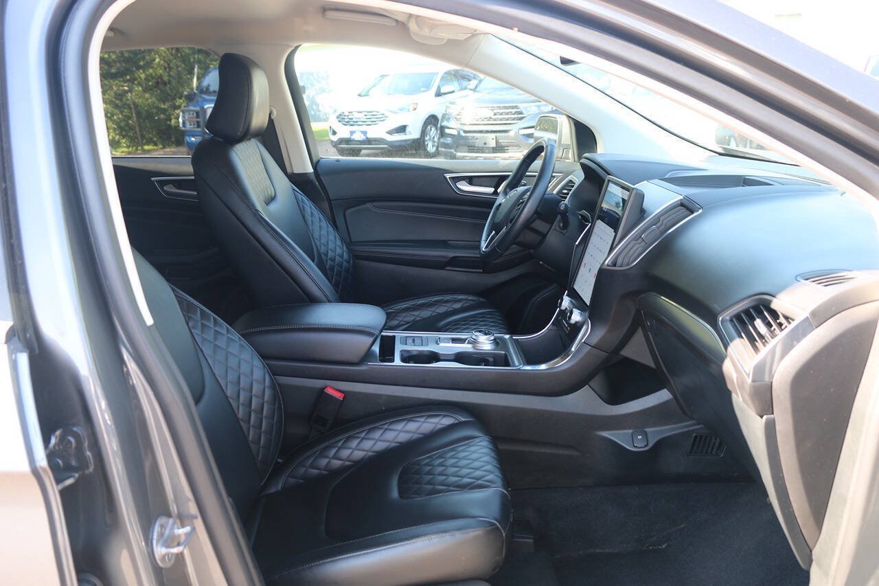 Certified 2024 Ford Edge Titanium AWD/4WD image 28