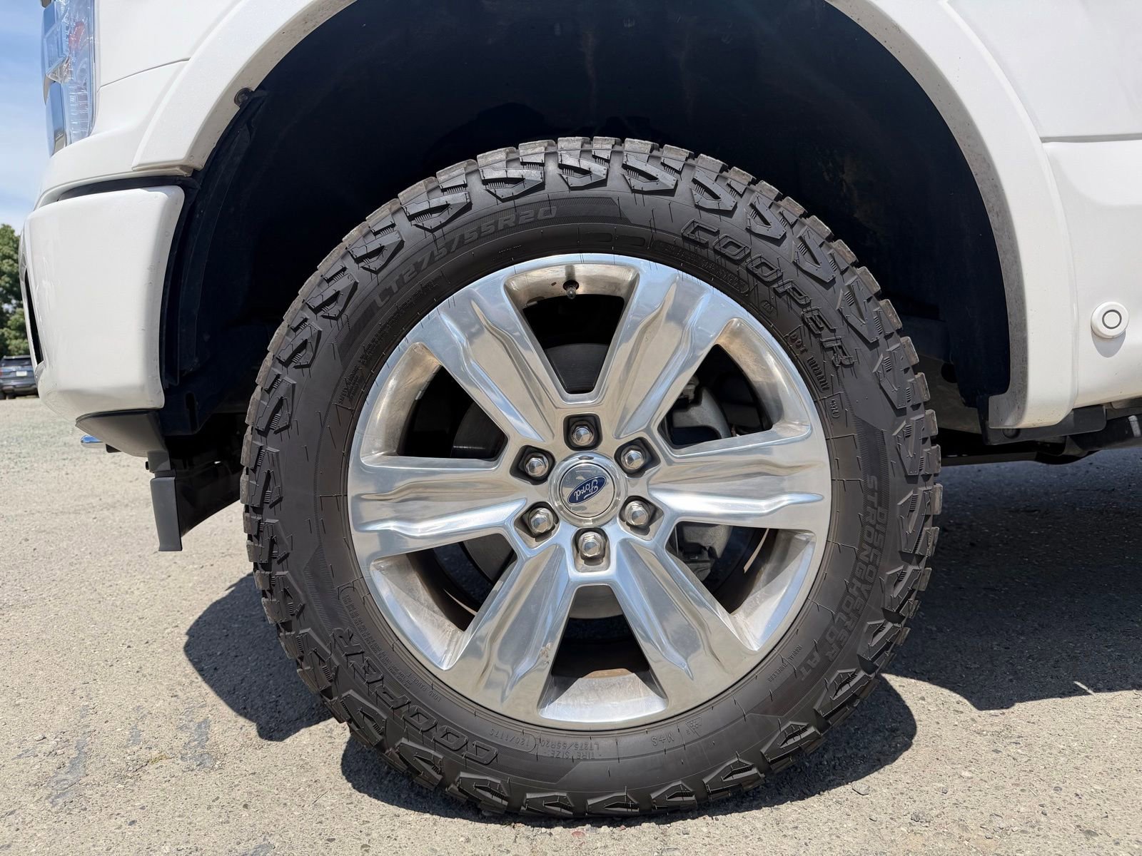 Certified 2019 Ford F150 Platinum w/ Equipment Group 701A Luxury AWD/4WD image 9