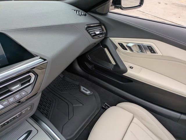 Used 2023 BMW Z4 sDrive30i w/ Premium Package image 17