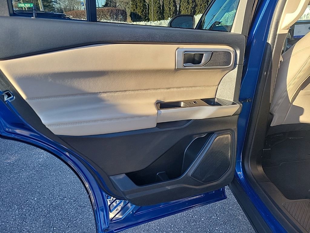 Certified 2023 Ford Explorer XLT w/ Class IV Trailer Tow Package image 18