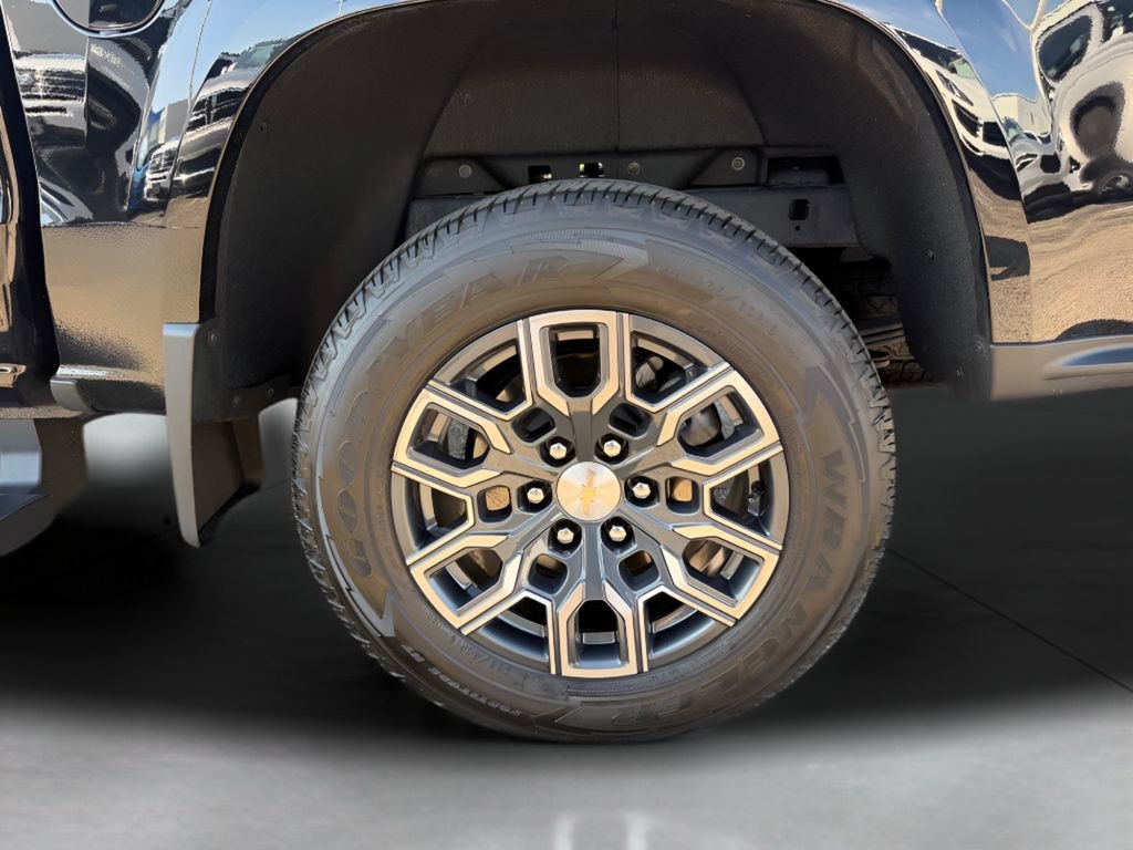 Used 2024 Chevrolet Colorado LT w/ LT Convenience Package III RWD image 13