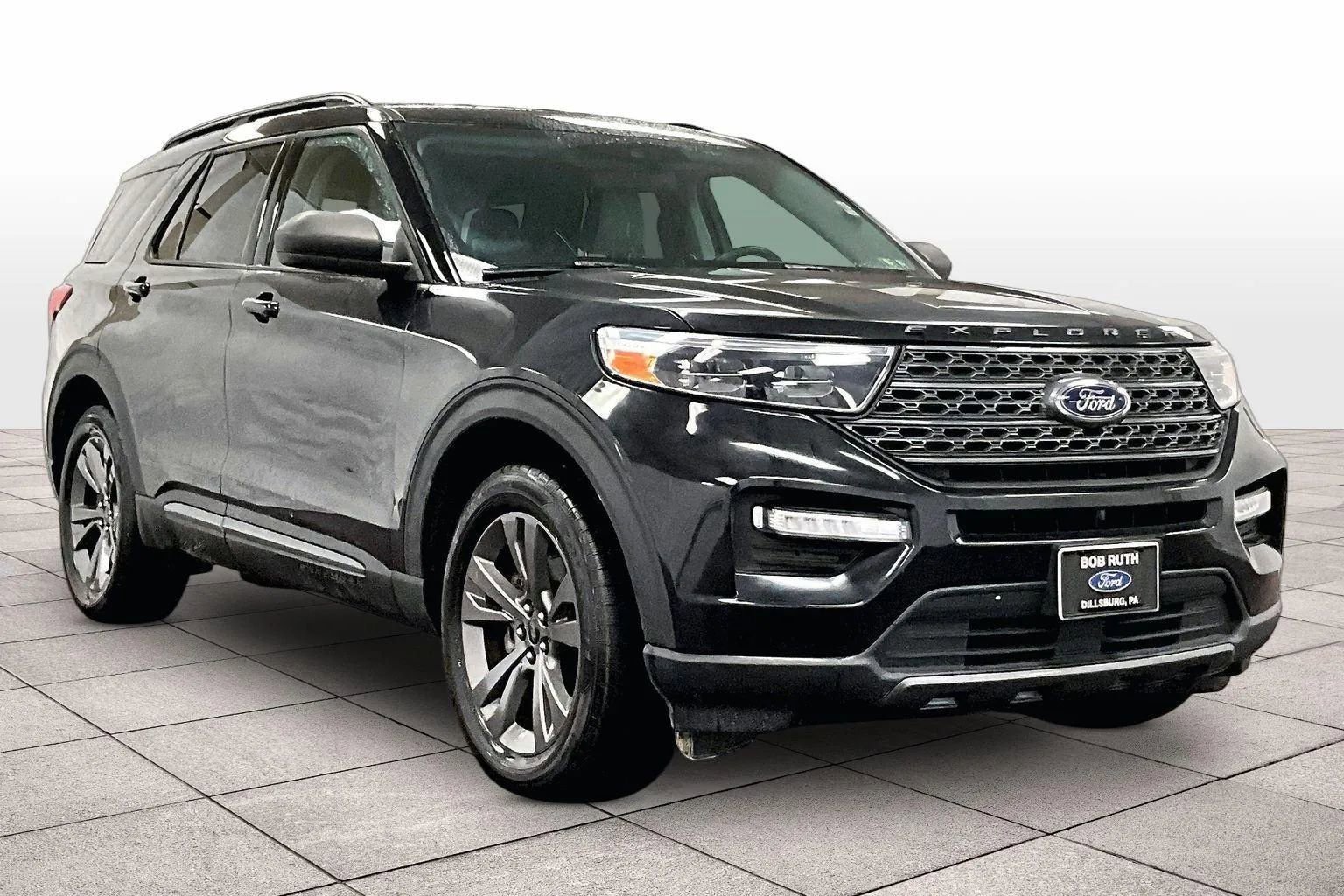 Certified 2021 Ford Explorer XLT w/ Equipment Group 202A image 2