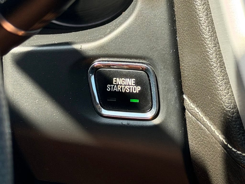 Used 2023 GMC Acadia SLE FWD image 36