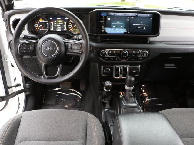 Used 2025 Jeep Wrangler Unlimited Sport AWD/4WD image 17