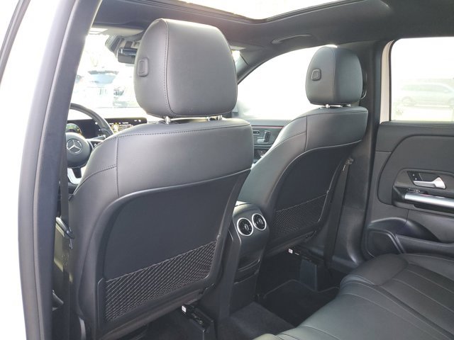 Used 2023 Mercedes-Benz GLA 250 4MATIC image 11