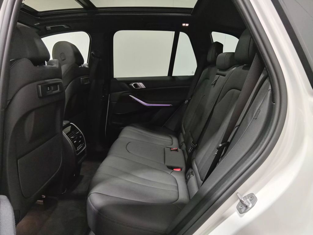 Used 2021 BMW X5 xDrive40i w/ Convenience Package AWD/4WD image 13