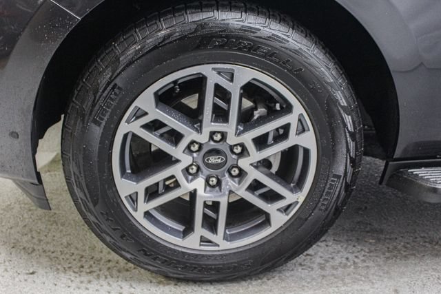 Certified 2025 Ford Expedition Active AWD/4WD image 11