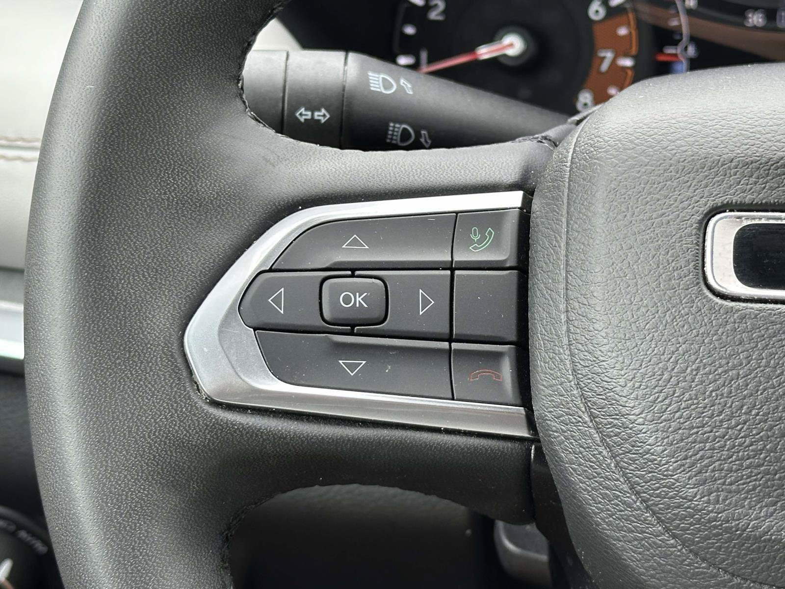 Used 2025 Jeep Compass Limited AWD/4WD image 22
