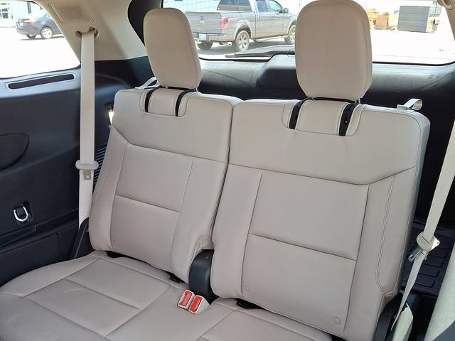 Certified 2024 Ford Explorer Limited w/ Limited Technology Package RWD image 8