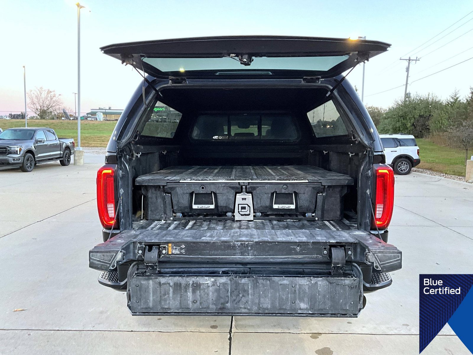 Used 2023 GMC Sierra 2500 Denali w/ Denali Black Diamond Edition AWD/4WD image 22