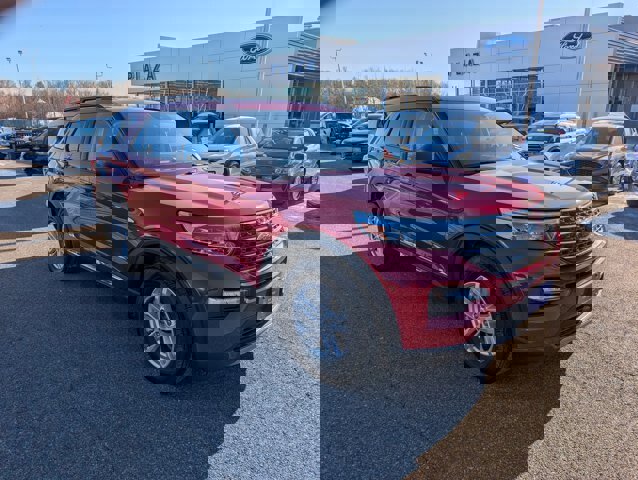 Certified 2022 Ford Explorer XLT w/ Equipment Group 202A image 6