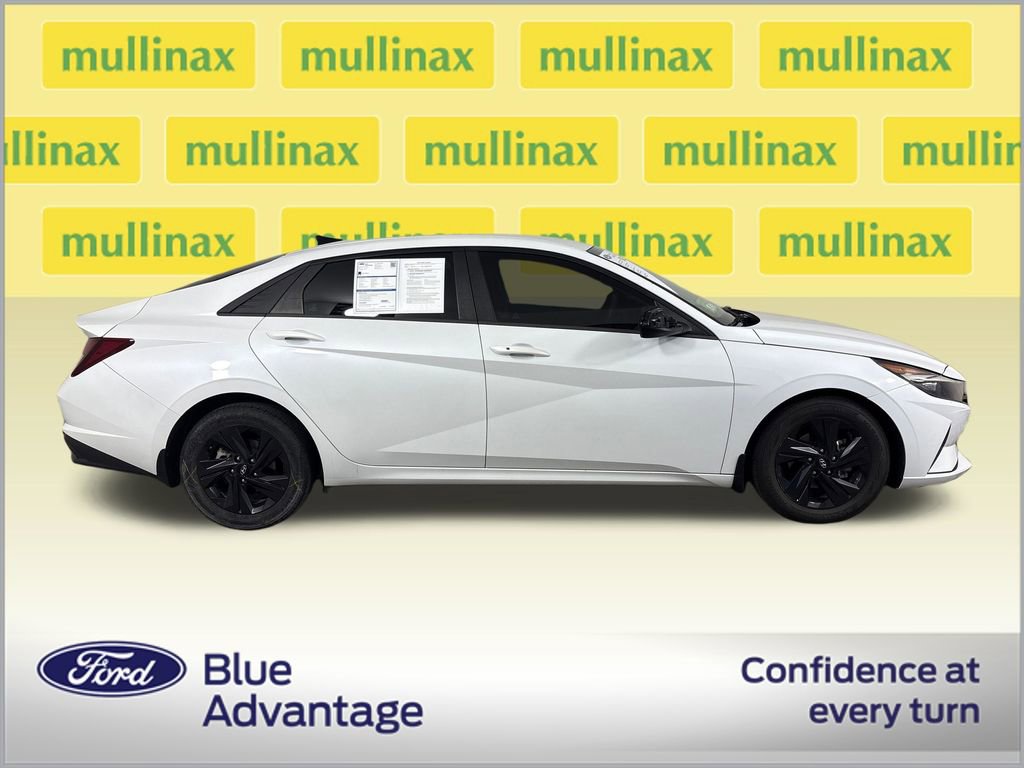 Used 2021 Hyundai Elantra SEL w/ Cargo Package FWD image 2