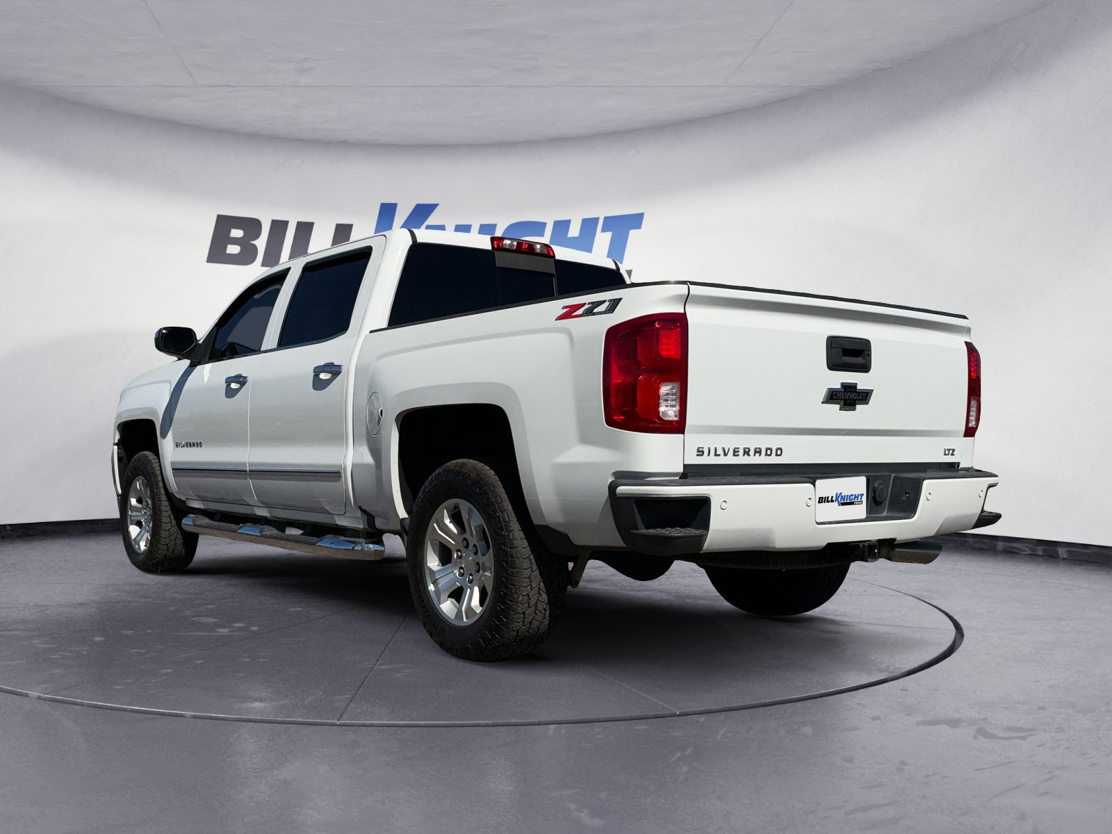 Used 2018 Chevrolet Silverado 1500 LTZ Z71 w/ LTZ Plus Package AWD/4WD image 3