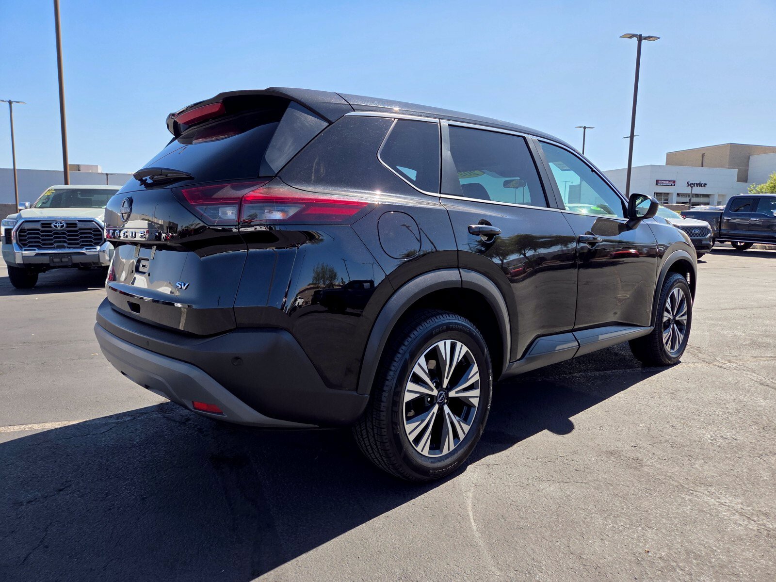 Used 2023 Nissan Rogue SV FWD image 6