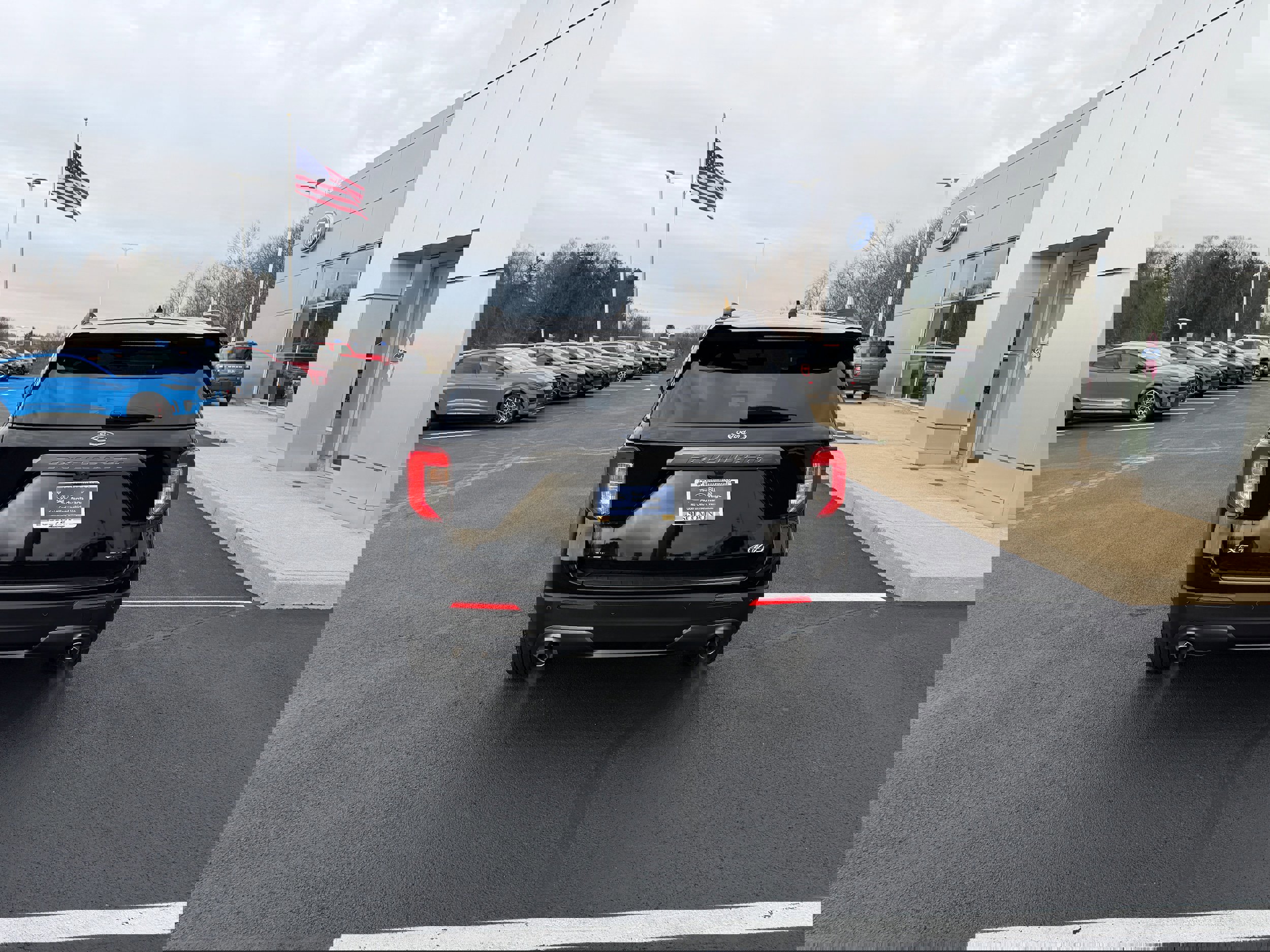 Certified 2023 Ford Explorer XLT w/ Equipment Group 202A image 3