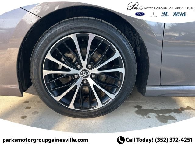 Used 2020 Toyota Camry SE image 10