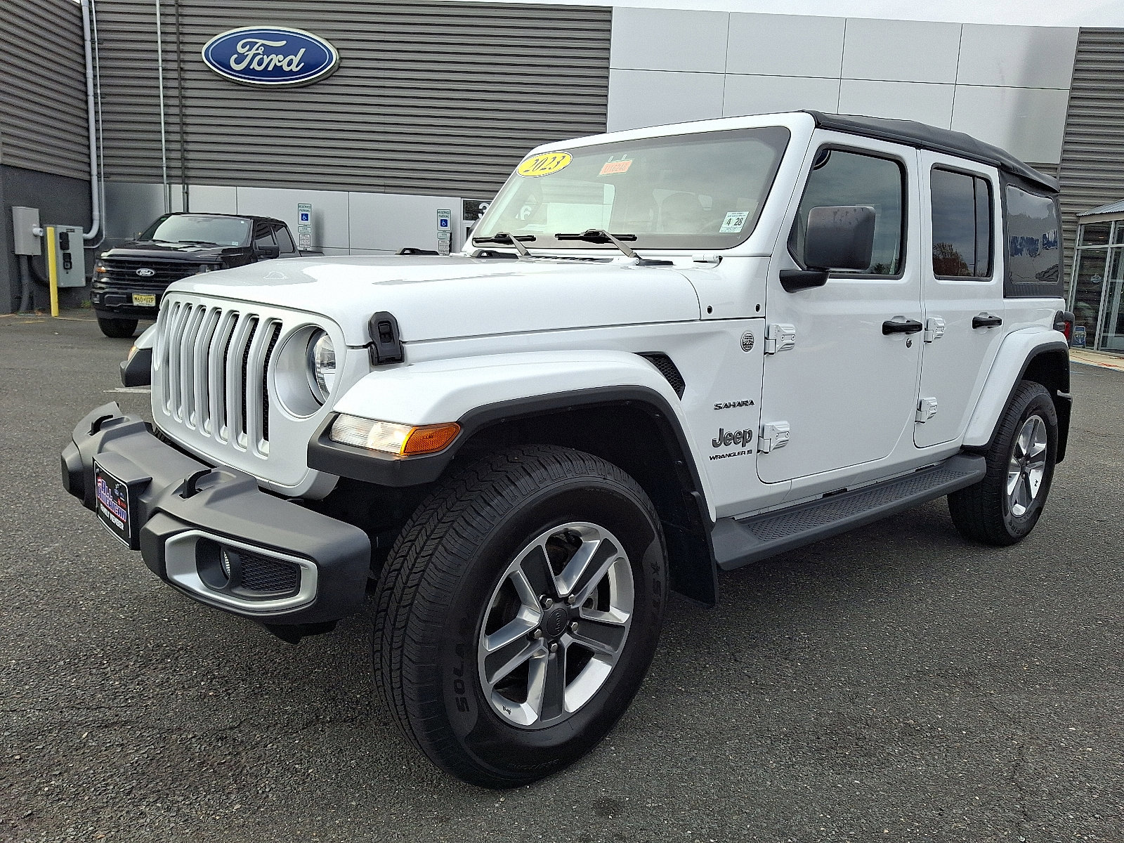 Used 2023 Jeep Wrangler Sahara image 11