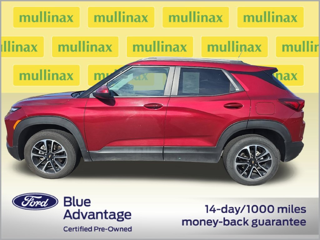 Used 2025 Chevrolet TrailBlazer LT AWD/4WD image 12