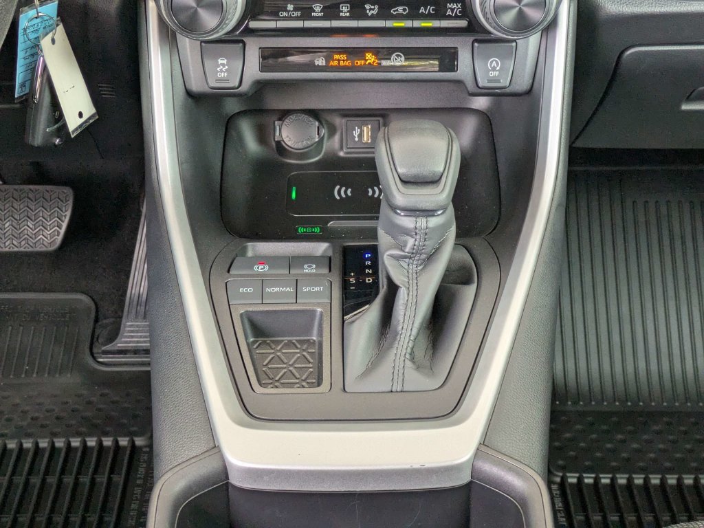 Used 2024 Toyota RAV4 LE FWD image 20