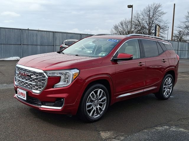Used 2023 GMC Terrain Denali w/ Denali Premium Package AWD/4WD image 3