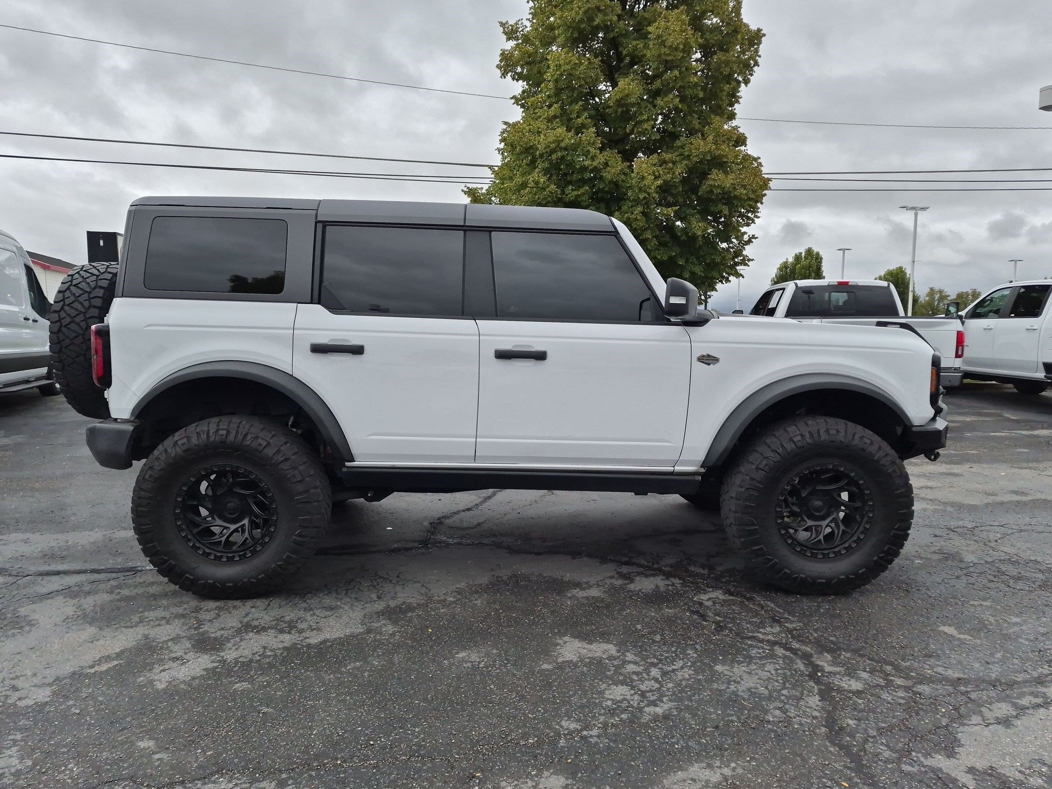 Certified 2023 Ford Bronco Wildtrak AWD/4WD image 2