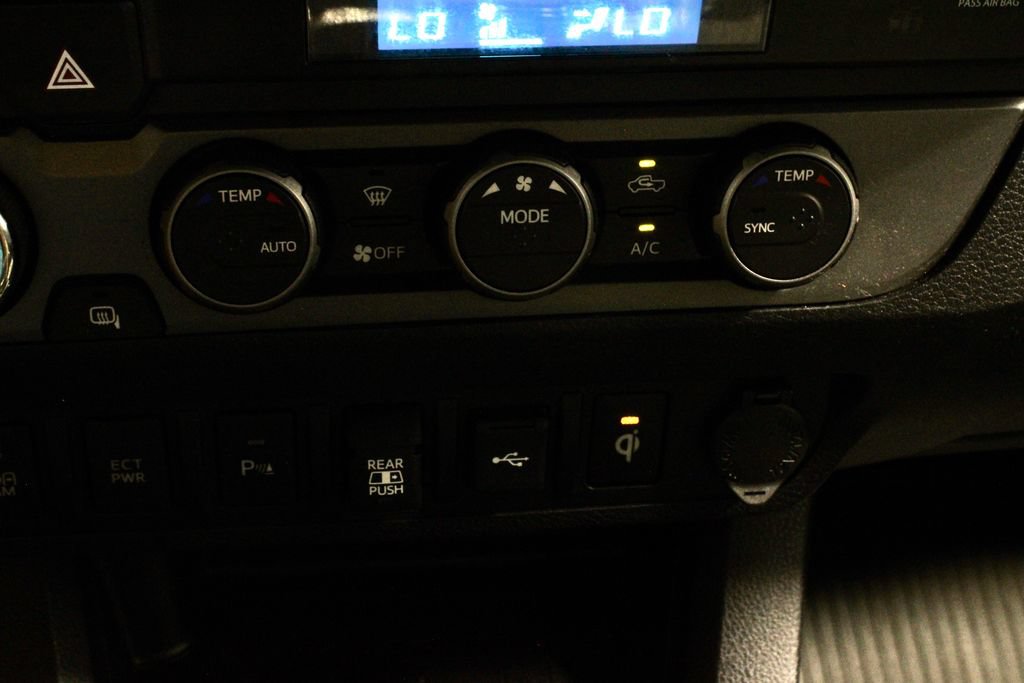 Used 2022 Toyota Tacoma TRD Sport w/ Technology Package AWD/4WD image 29
