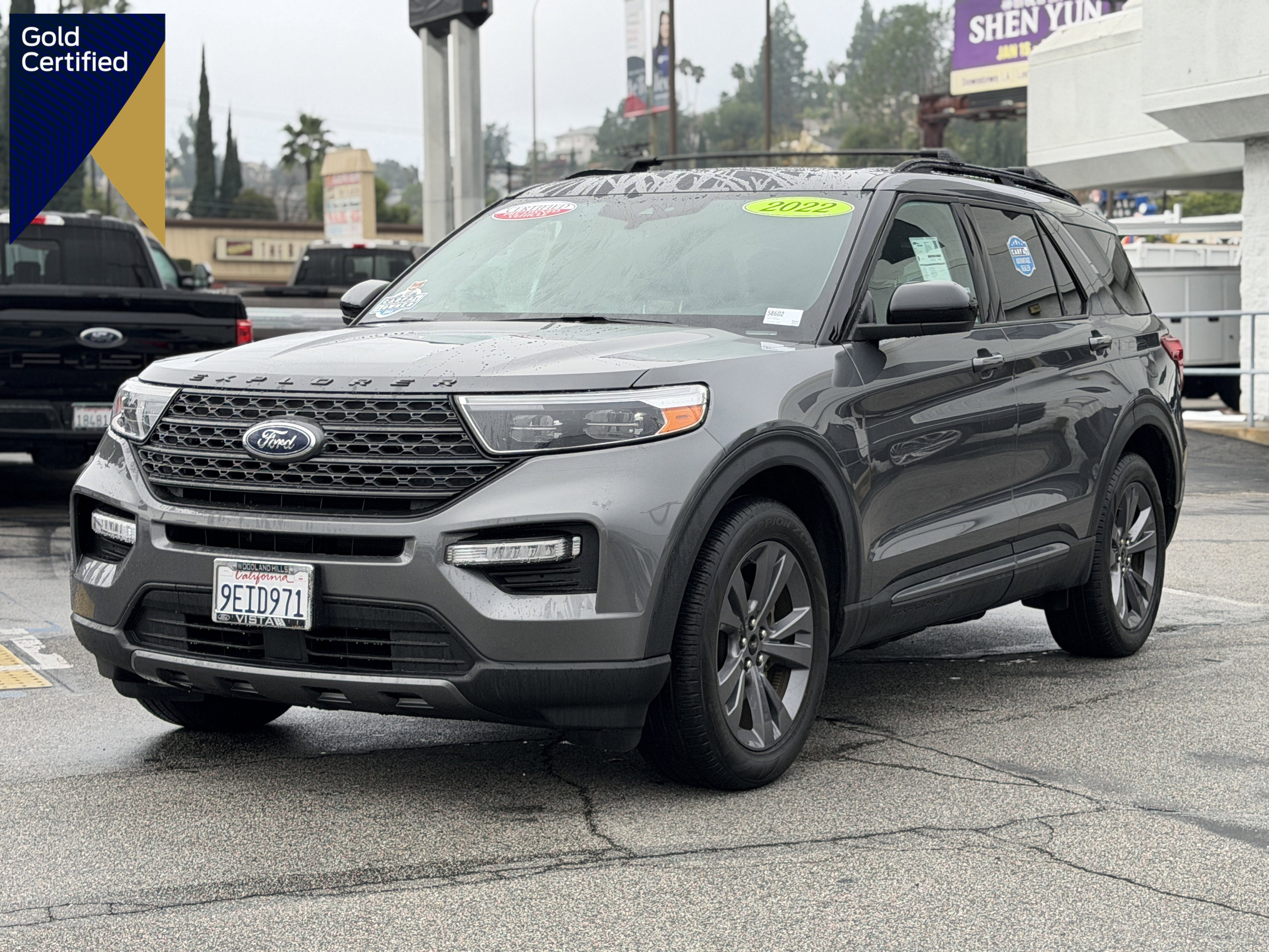 Certified 2022 Ford Explorer XLT w/ Equipment Group 202A image 1